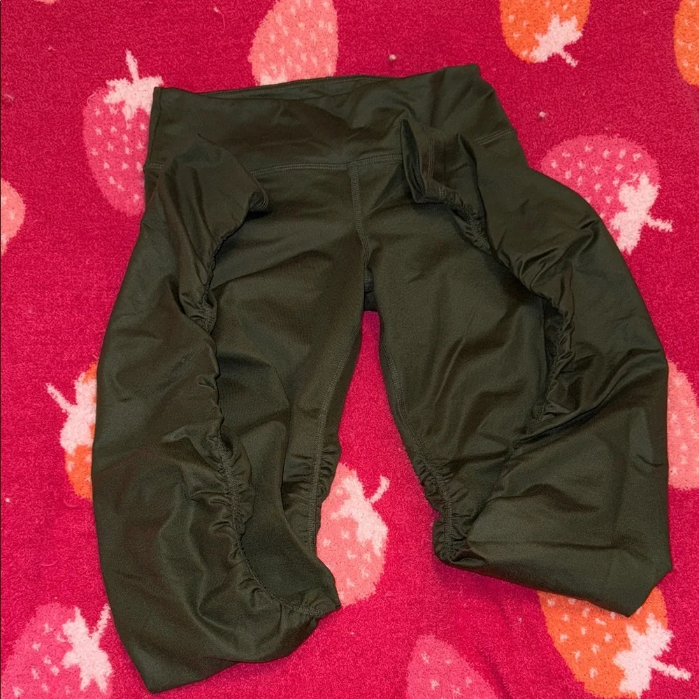 ALO Yoga Leggings Bundle Set - Black. Tan, Gray, and Green - Picture 3 of 7